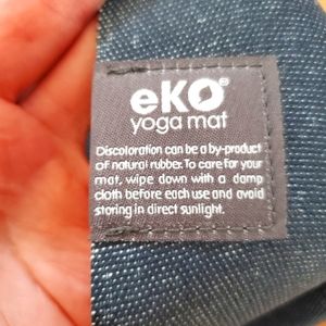 Manduka eKO navy blue 1.5mm travel yoga mat (foldable, like new)